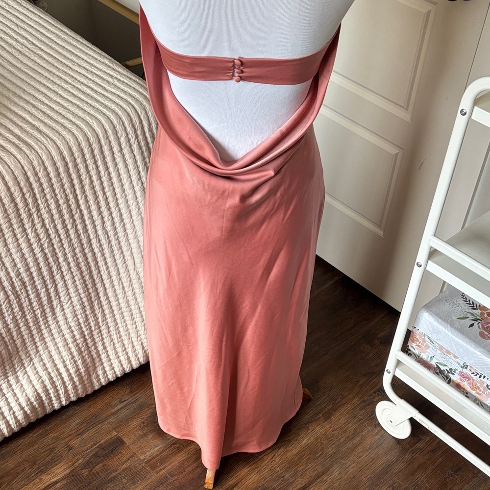 Le Lis Backless Pink Dress